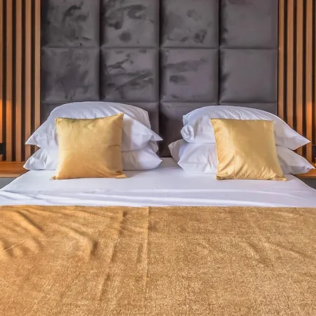 Luxury Maja *